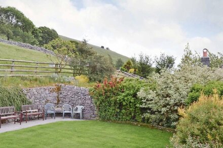 3 bedroom accommodation in Earl Sterndale, near Buxton