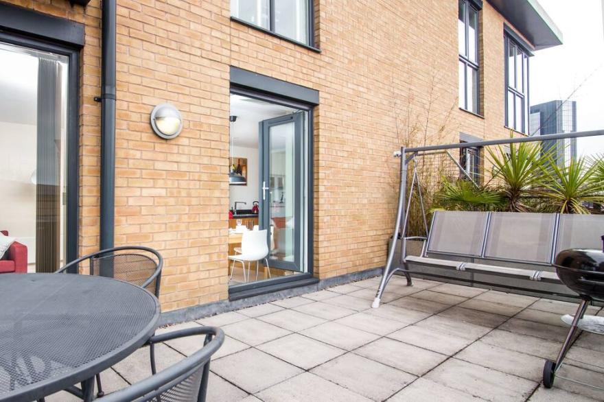 Luxury Two Bed Apartment With Roof Terrace