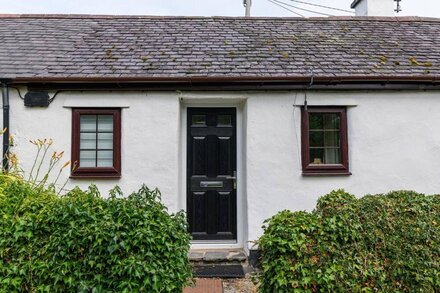 Tan y Celyn - Two Bedroom Cottage, Sleeps 3