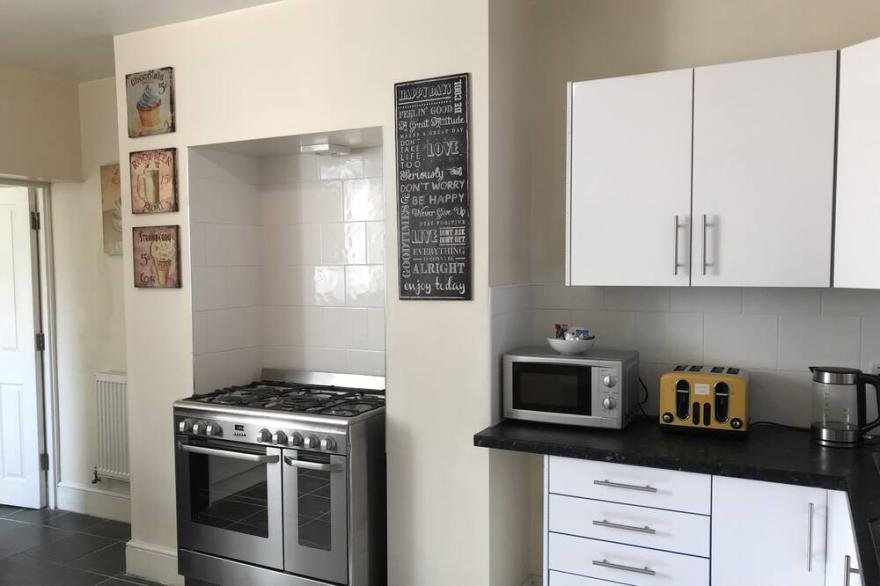 Welcoming spacious 2-bedroom house in St Helens