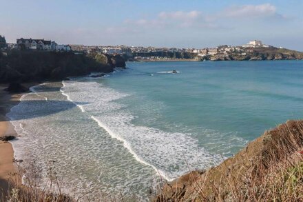 FLAT 4, family friendly, character holiday cottage in Newquay