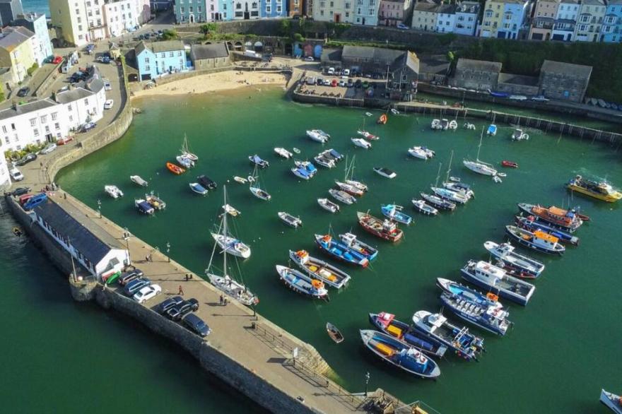 Gwynne House - 6 Bedroom Luxurious Holiday Home - Tenby Harbour