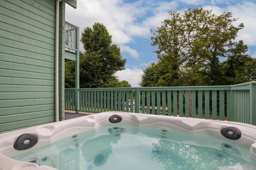 Everwyn Lodge - Luxury Lodge With Hot Tub
