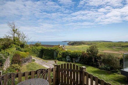 Caldey Island View - Sea Views, Log Burner, Close to Beach