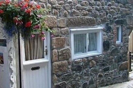 17th Century Cottage In St Ives, Cornwall. Sleeps 2 With Parking!