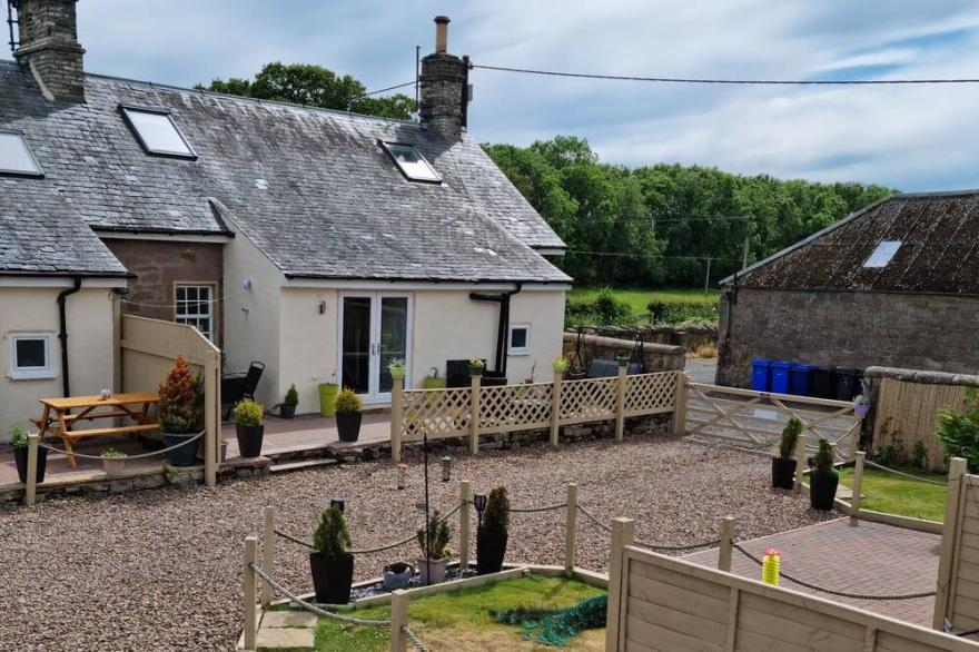 Charming Pet Friendly Cottage Near The Pretty Village Of Norham Northumberland.