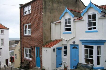 Cosy Cottage in Staithes. North Yorkshire Moors Coast. Weekend Breaks Available