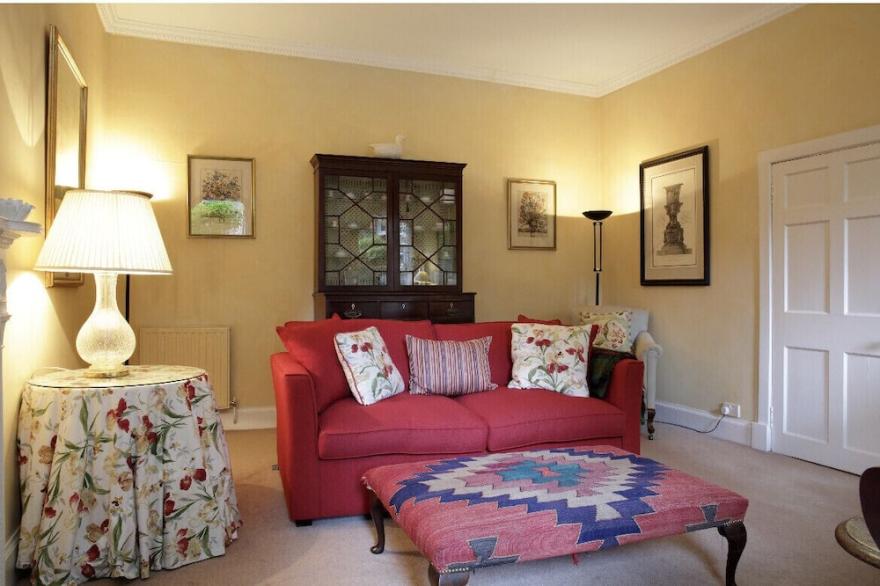 Elegant 2 bedroom garden apartment in Stockbridge