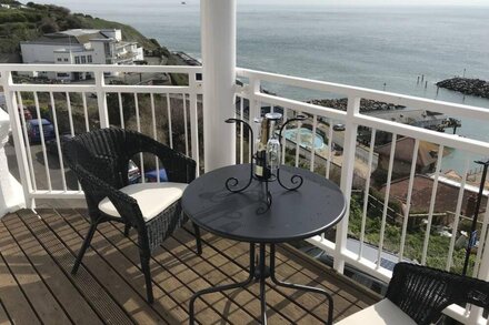 Ventnor Apartment with Stunning sea views