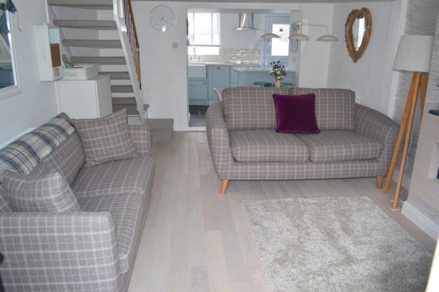 Betty's Cottage St Ives. Grade II listed perfect getaway with secure parking.
