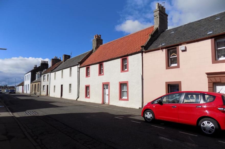 Cosy cottage near Elie, beaches, golf, pet friendly