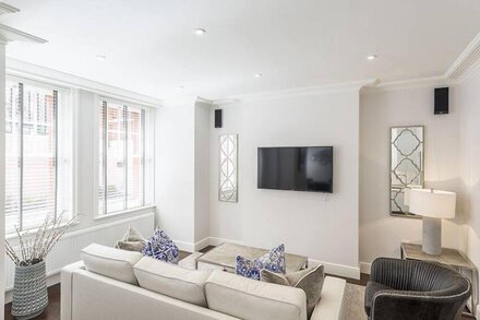 Luxury Three Bedroom Flat- (Lower Ground Floor)