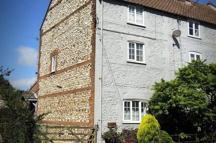 3 Bedroom Flint Cottage In Docking, Near Burnham Market, North  Norfolk