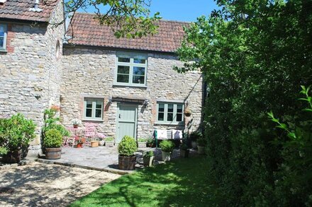 Lovely Character Cottage With Stunning Countryside Walks