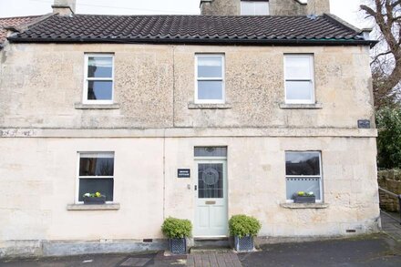 A lovely Grade II listed cottage in a central location.