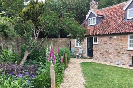 Roadside Cottage - Period Property in Beautiful Rural Location