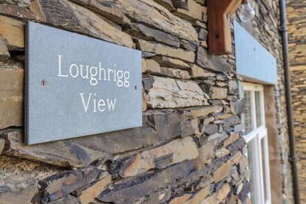 LOUGHRIGG VIEW, family friendly in Ambleside