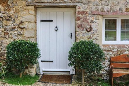 POTTERY BARN, pet friendly, with open fire in Branscombe