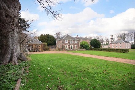 Georgian coach house in private location, 5 minutes from  North Berwick