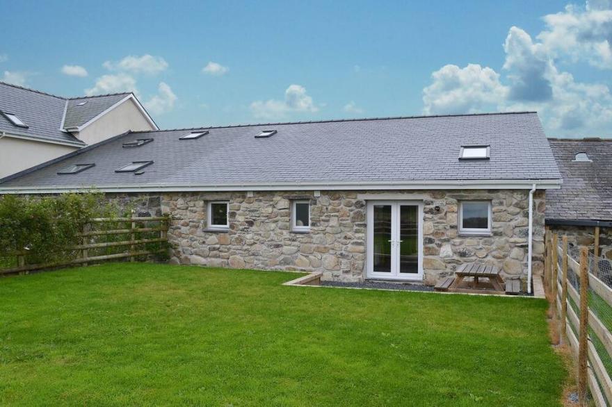 2 bedroom accommodation in Llangybi, near Pwllheli