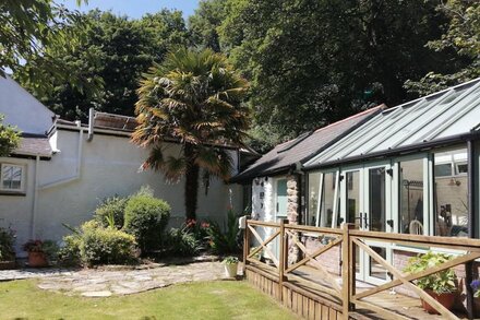 The Studio, Perranporth. A cute cottage, perfect for couples & a dog.