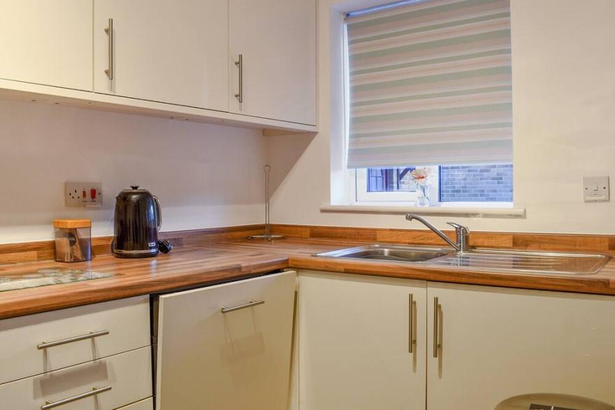 2 bedroom accommodation in Poole