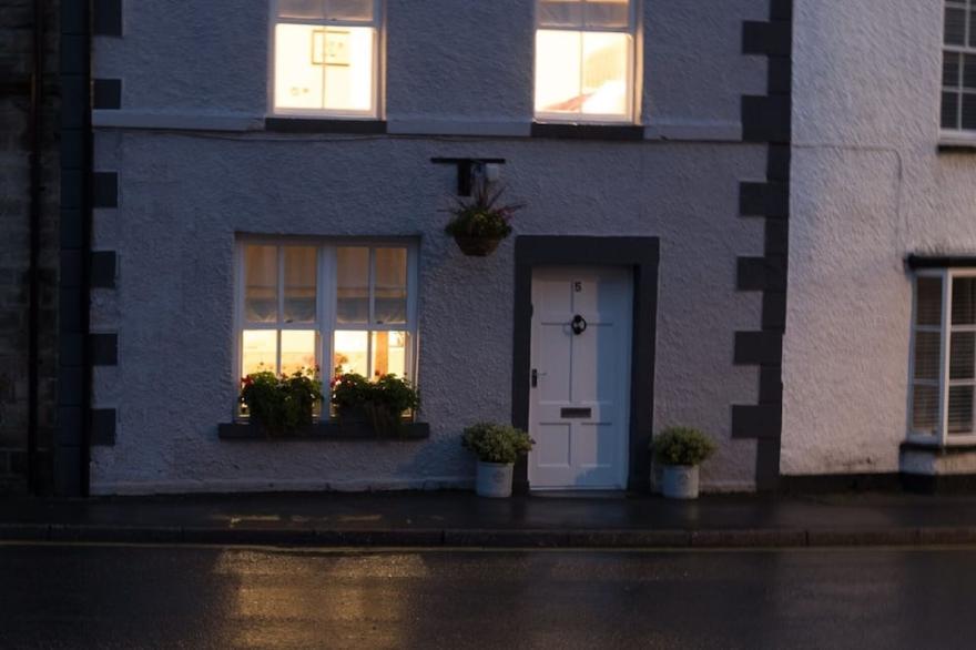 Georgian Townhouse Holiday Let In Kirkby Lonsdale, A Stunning Market Town.