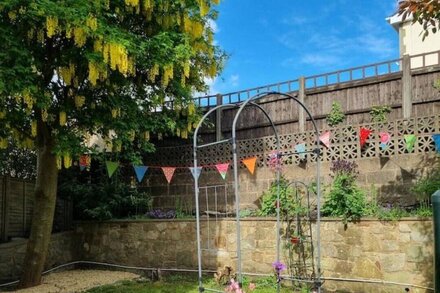 Cheerful two bedroom cottage in the Forest of Dean