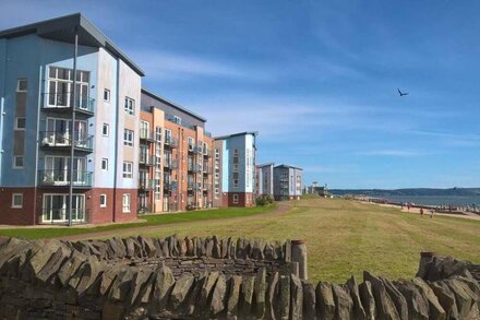 Coastal Apartments - Wales (Lake View)