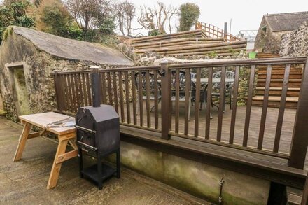 THE OLD BAKERY, family friendly in Milton, Pembrokeshire