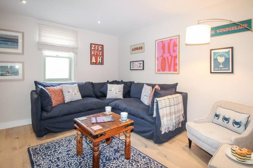 SEA REACH, family friendly, with a garden in Chiswell On Portland