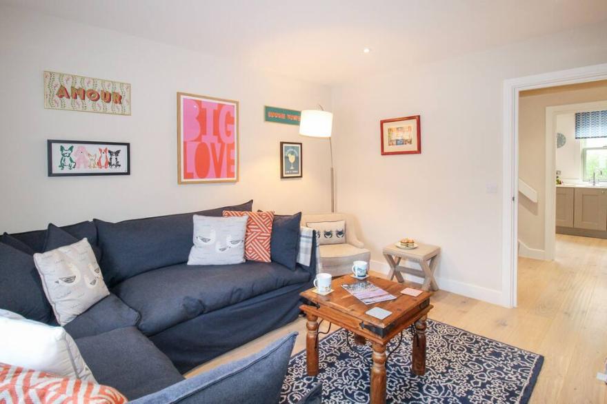 SEA REACH, family friendly, with a garden in Chiswell On Portland
