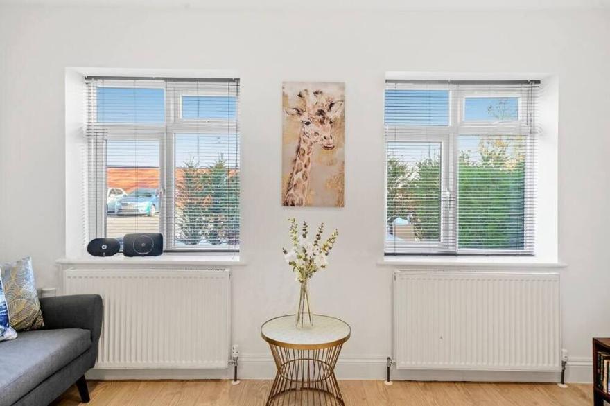 Flat in Uxbridge, Greater London