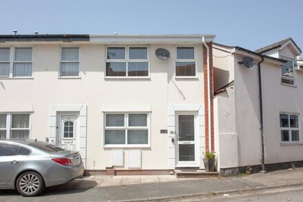 2 bedroom accommodation in Dawlish