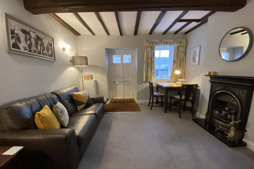 2 Victoria Cottages - Cosy Grade II Listed Cottage
