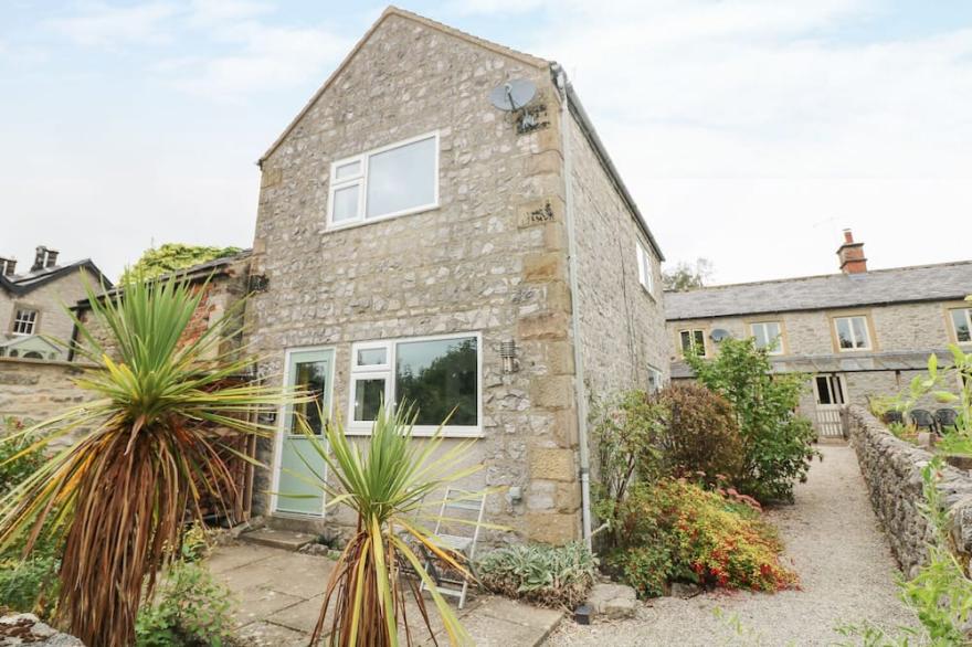 JASMINE COTTAGE, character holiday cottage in Youlgreave