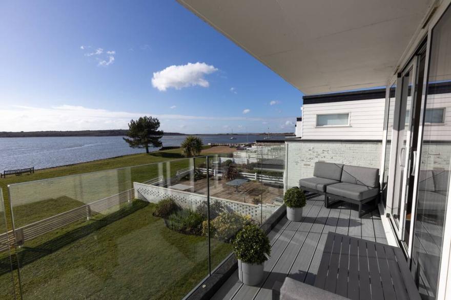 The View - fantastic harbour views to Hengistbury Head and Mudeford Quay.