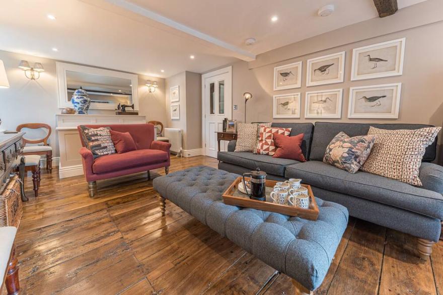 PROSPECT HOUSE, family friendly, luxury holiday cottage in Ambleside