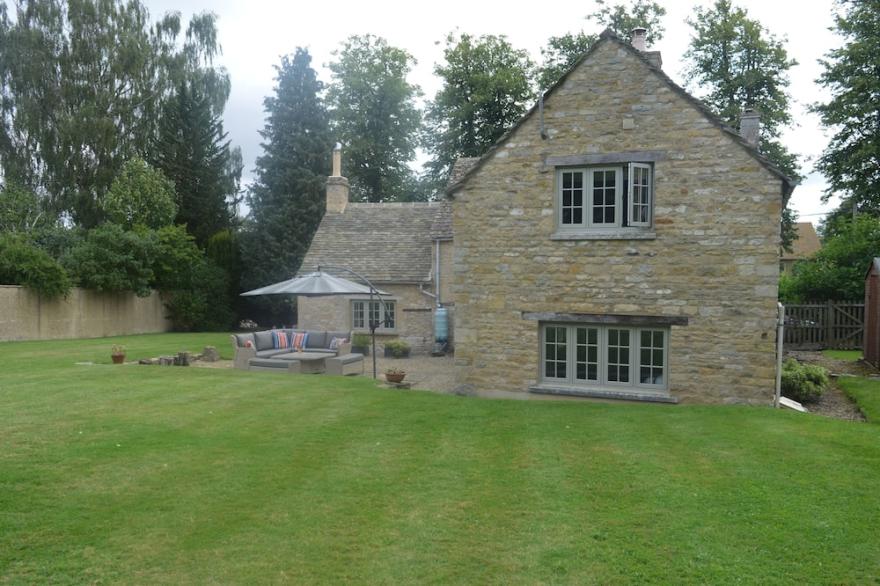 Gardeners Cottage Is A Wonderfully Presented Period Cottage In The Cotswolds.