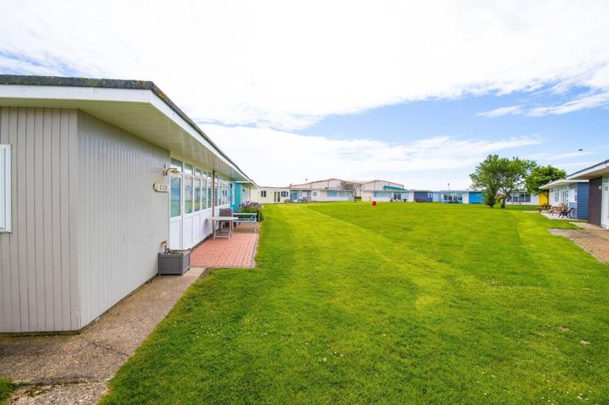 K128 - Camber Sands Holiday Park - Sleeps 5 - Modern Chalet With Parking