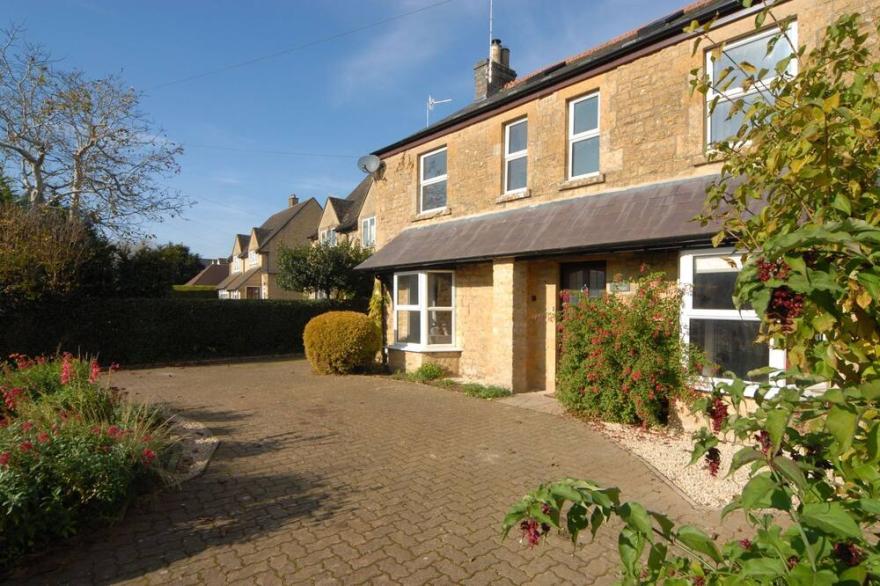 Perfectly Located Within The Heart Of This Beautiful Cotswold Village Of Bourton-On-The-Water