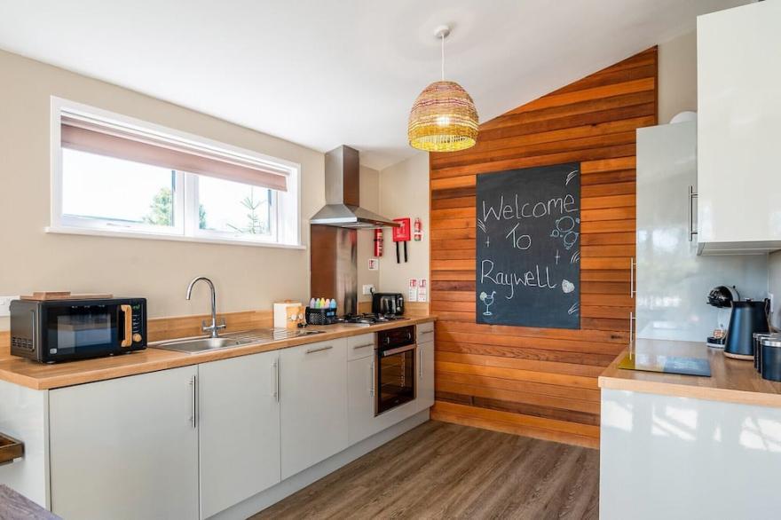 2 bedroom accommodation in Raywell, Cottingham