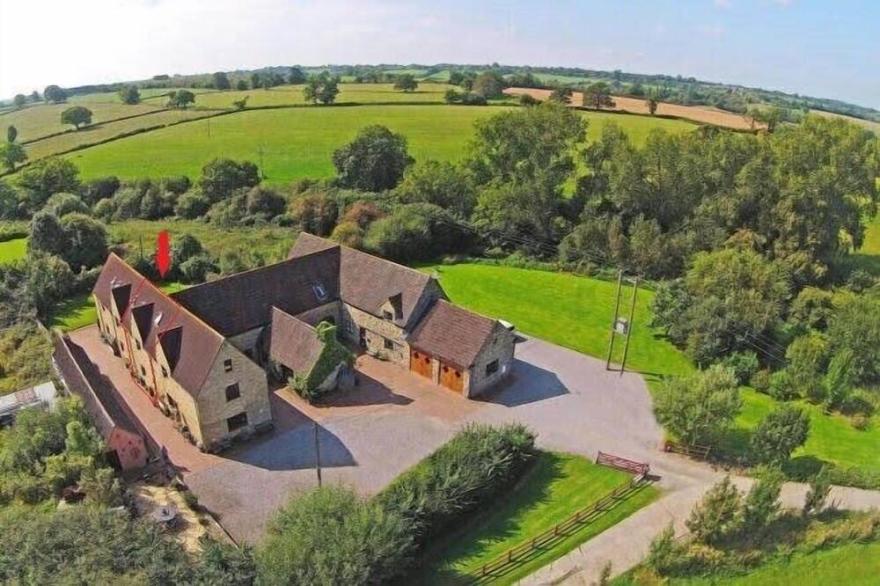 Stunning Cottage on the Edge of the Cotswolds