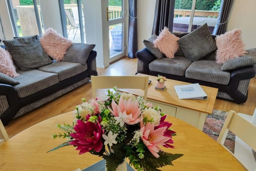 2 bedroom accommodation in Little Weighton, Nr Beverley