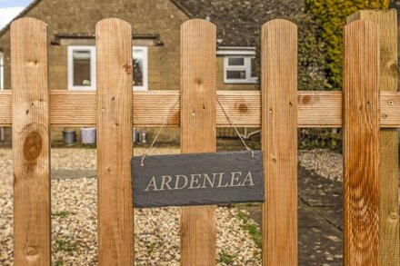 Ardenlea -  a cotswold cottage that sleeps 4 guests  in 2 bedrooms