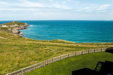 BREAKERS, family friendly, country holiday cottage in Newquay