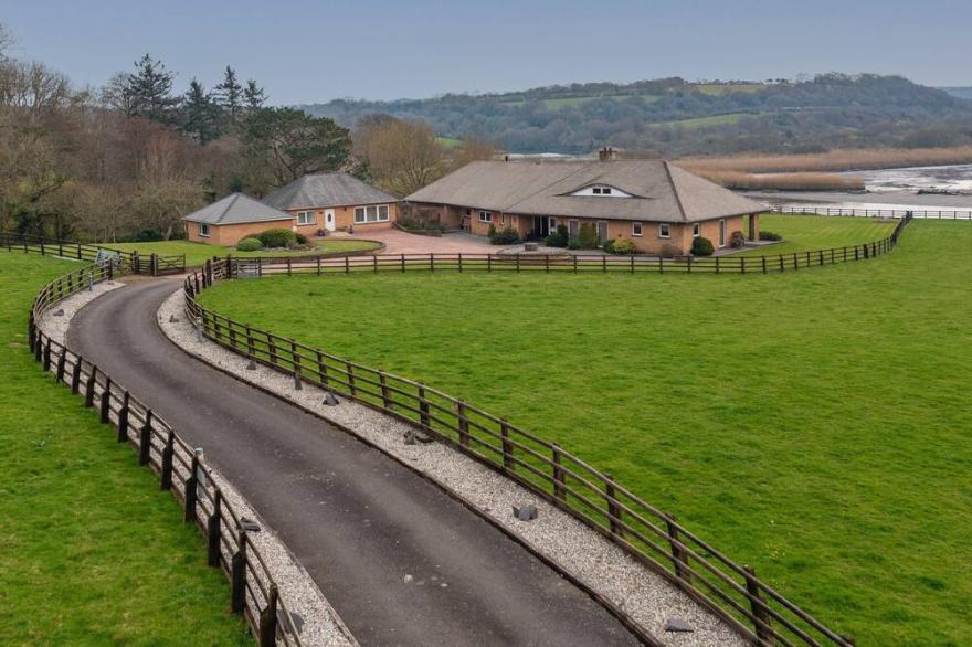 7 bedroom accommodation in Llangoedmor near Cardigan