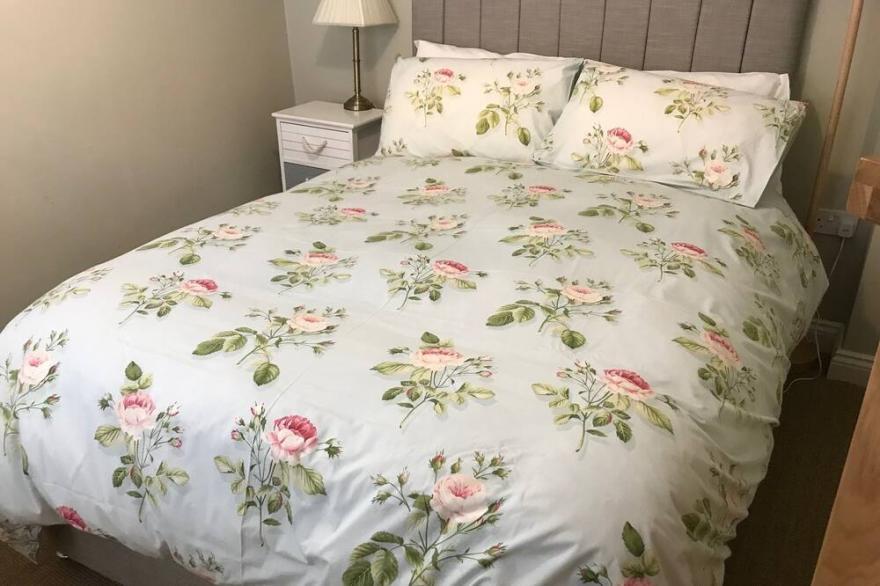 Beautiful Pet Friendly Quiet Cottage Just Off High Street Bridgnorth