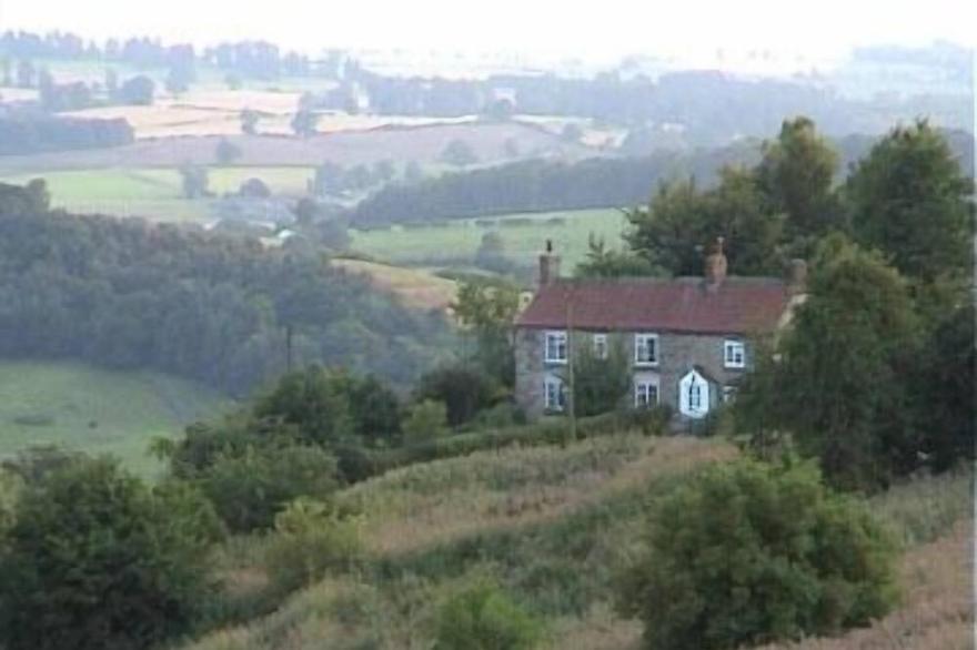 Cottage with amazing views of the North York Moors