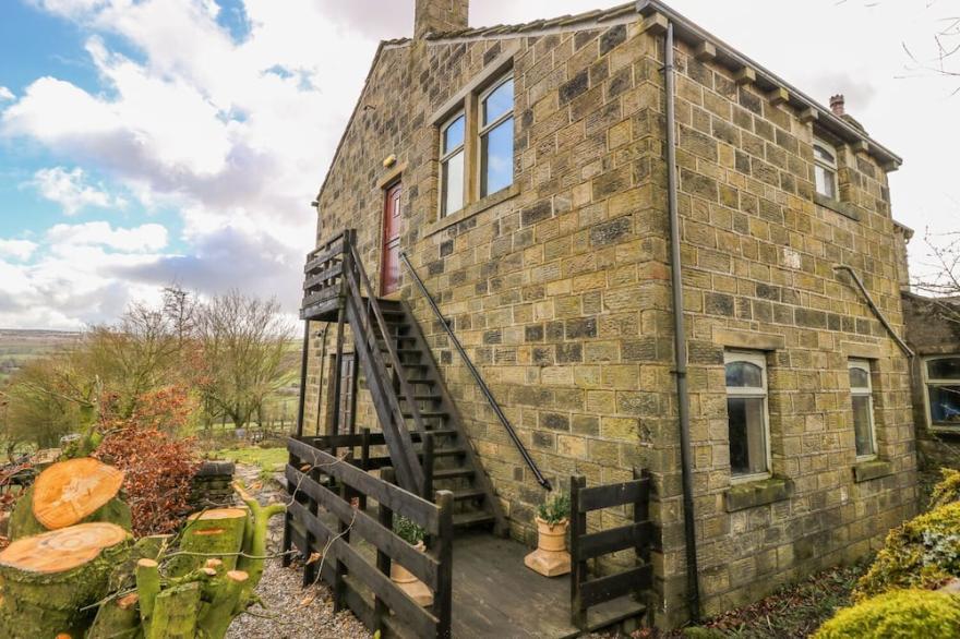 HIGHVIEW, Pet Friendly, With A Garden In Haworth